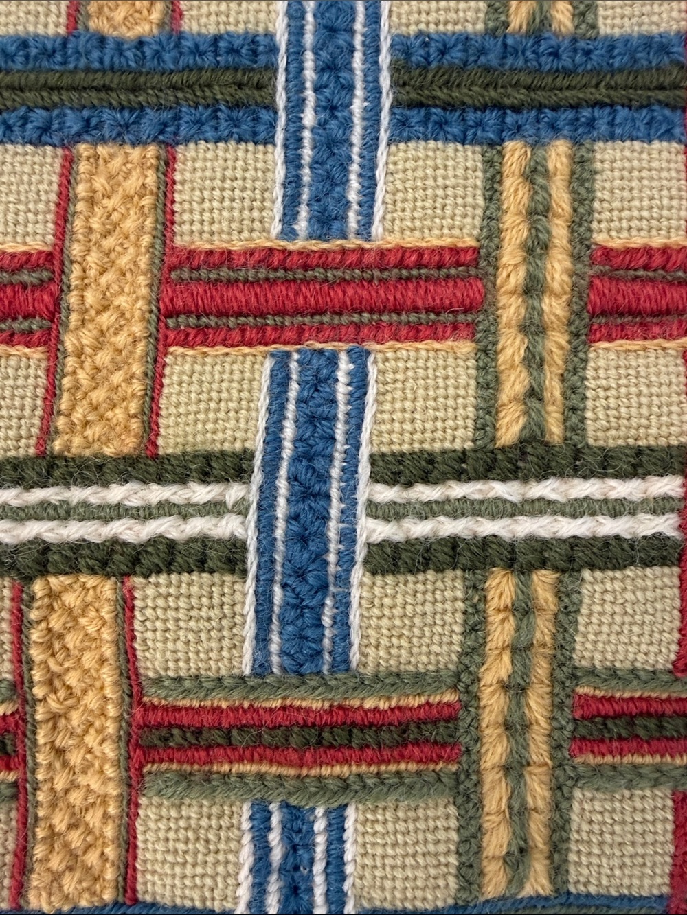 Incomplete Vintage plaid/patchwork Needlepoint - Picture 2 of 14
